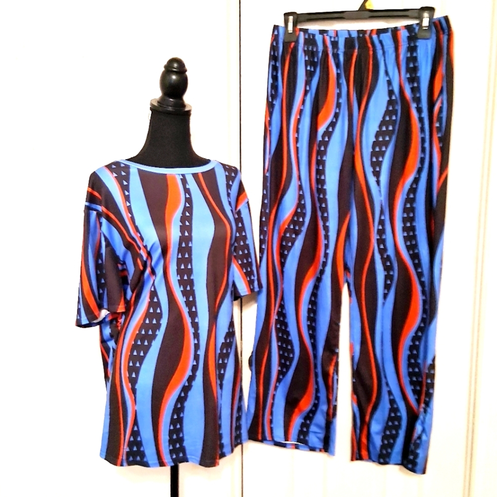 Stylish Blue and Red Women's Pantssuit. - Picture 4 of 8